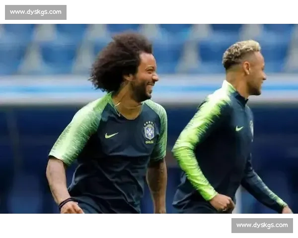 世界杯评论区的那些趣事与段子背后隐藏的球迷文化与幽默解读 世界杯评论区的那些趣事与段子背后隐藏的球迷文化与幽默解读